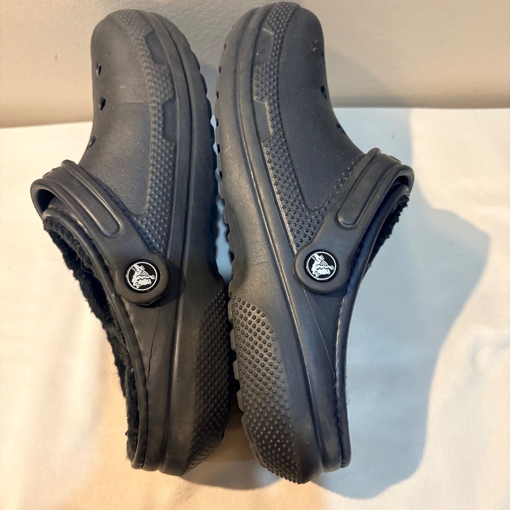 Crocs Classic Fuzz Lined Clog Black Unisex Mens 6 Womens 8 Dual Comfort Shoes‎ - Picture 5 of 8